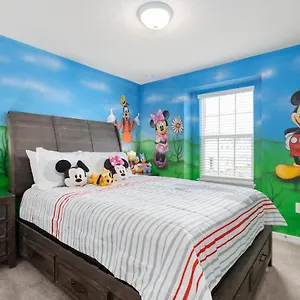 Holiday home 5br Family Retreat Mickey, Toy Story Rooms, Private Pool, Davenport